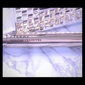 By Terry Touche Veloutee Highlighting Concealer